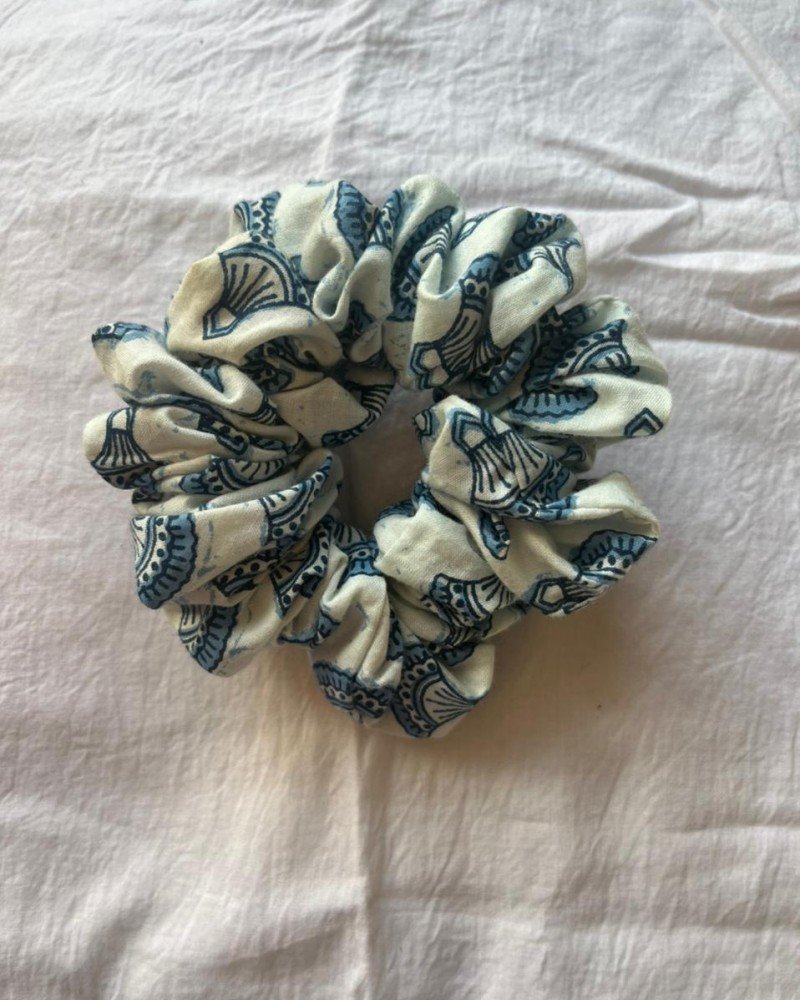 BLUE SHELL SCRUNCHY