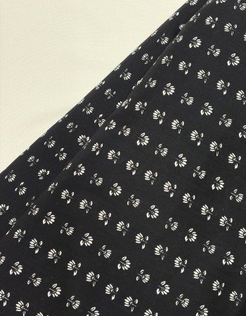 BLACK  FLOWER MOTIF ROSE TOP