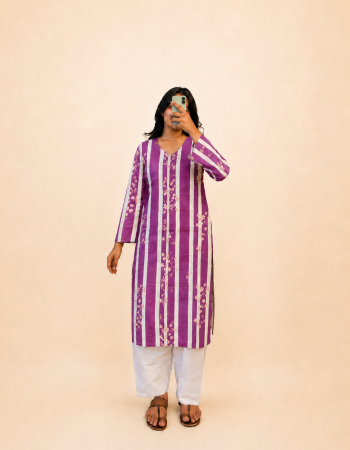 PURPLE LINING FLOWER BOOTA LONG STRAIGHT KURTI