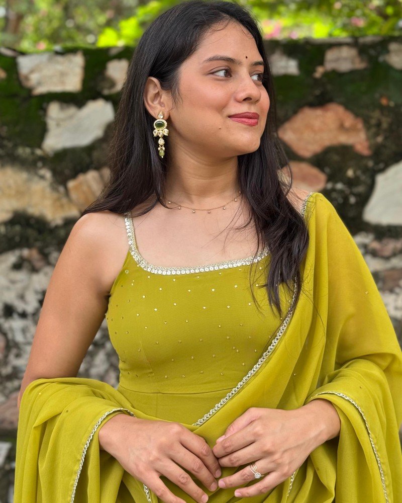 MEHNDI GREEN DIVINE GEORGETTE GHER SET 
