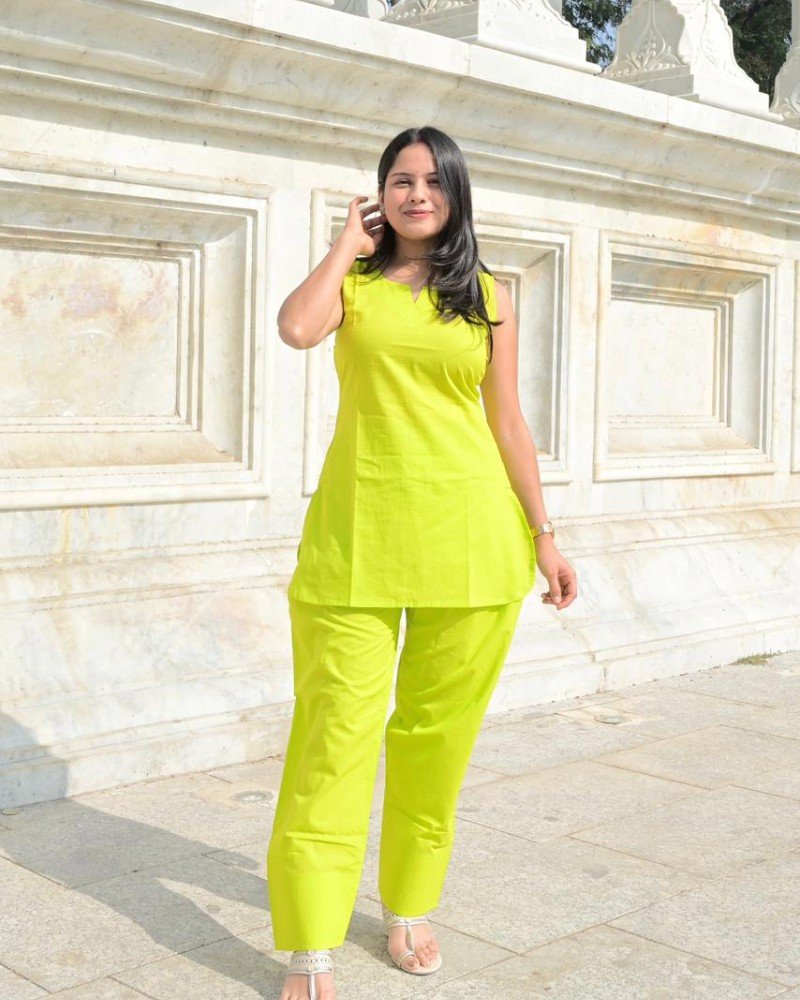 SOLID NEON GREEN FARSI SET 