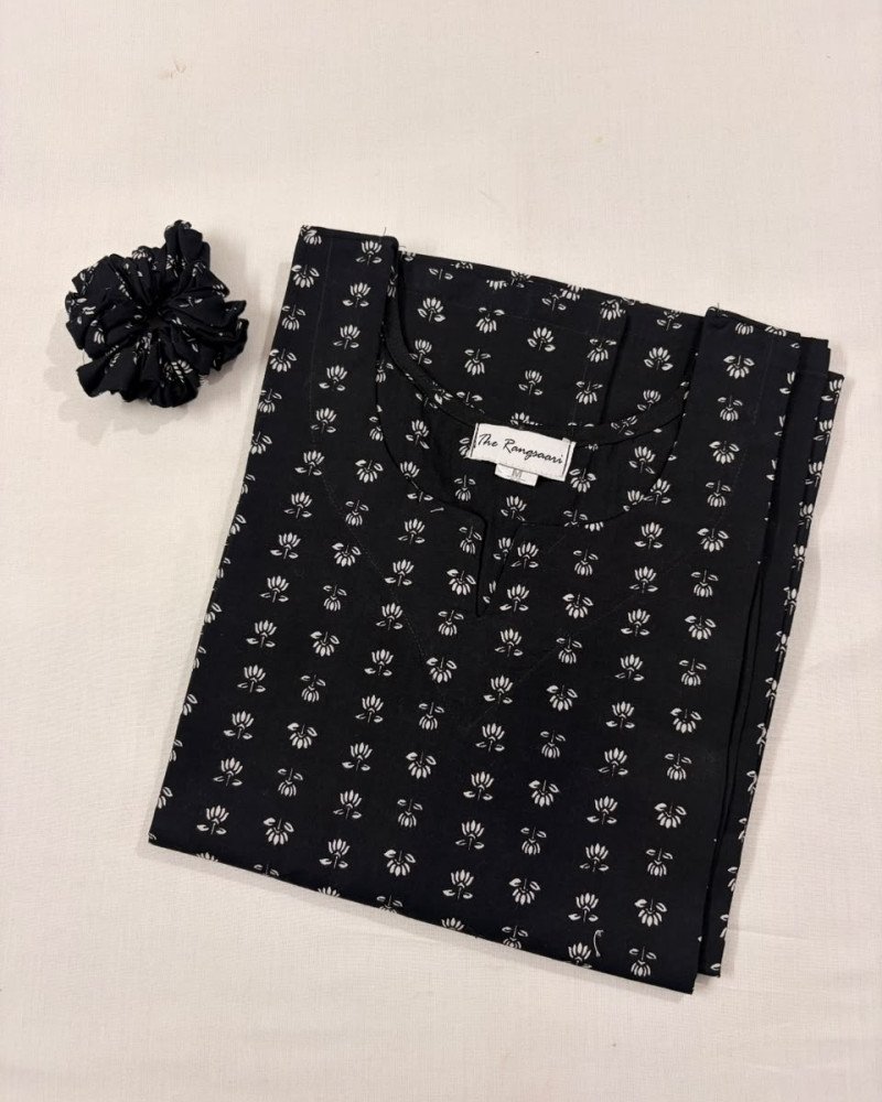COMBO OF 2 LONG STRAIGHT KURTIS(M)