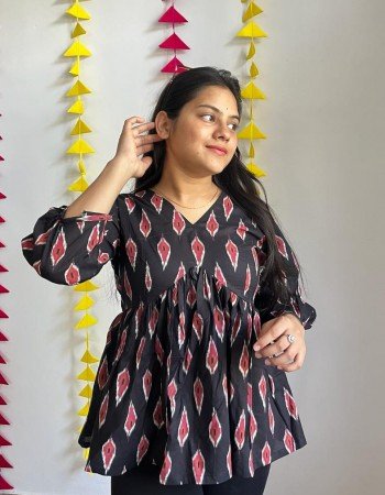 BLACK IKAT CLAIRE TOP