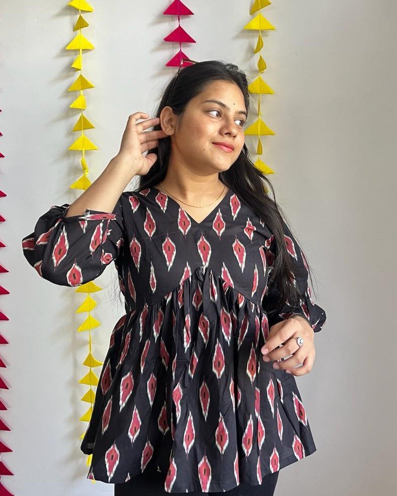 BLACK IKAT CLAIRE TOP