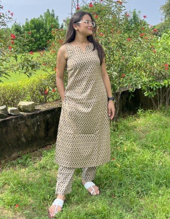 BLACK FLORALS KURTA BOTTOM SET