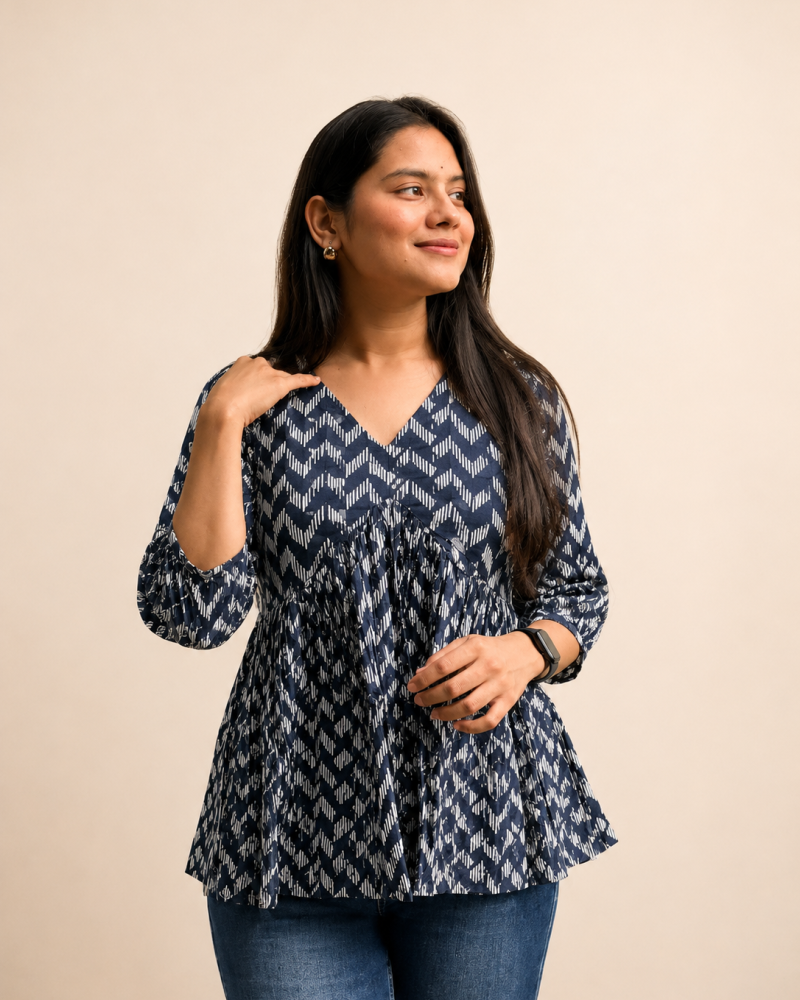 BLACK ZIGZAG CLAIRE TOP