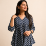 BLACK ZIGZAG CLAIRE TOP