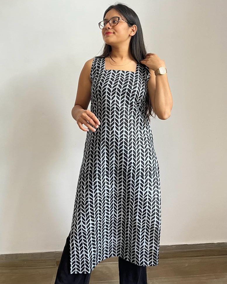 BLACK LITTLE LEAF LONG STRAIGHT KURTI