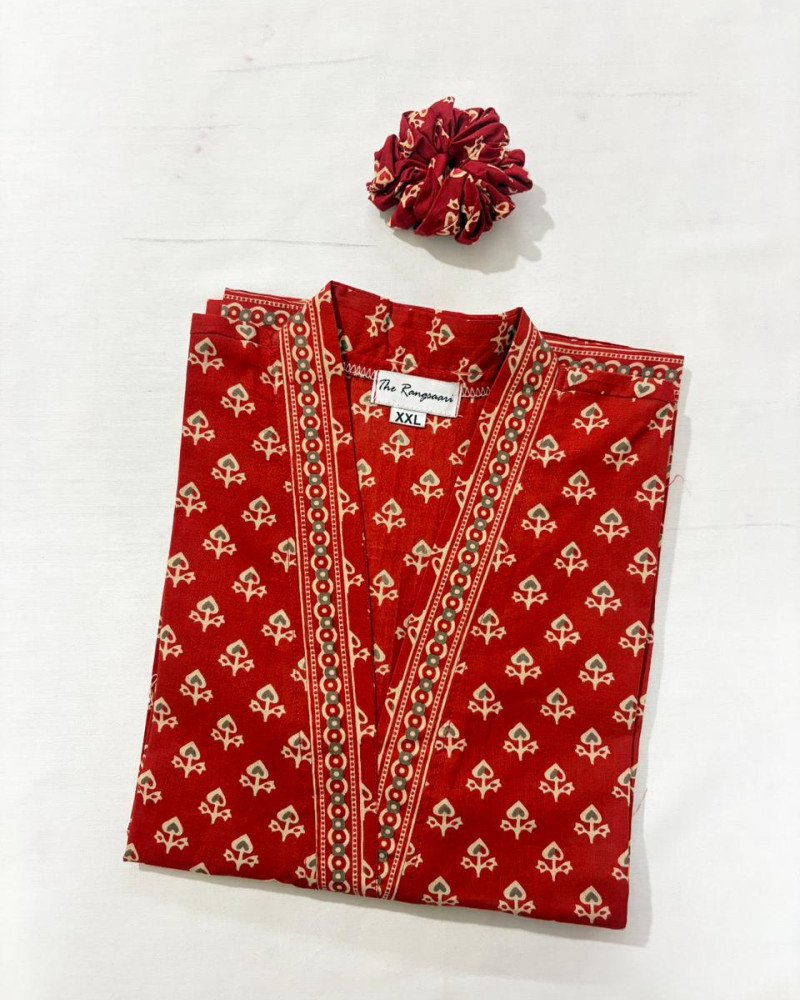 MAROON LITTLE MOTIF LONG STRAIGHT KURTI