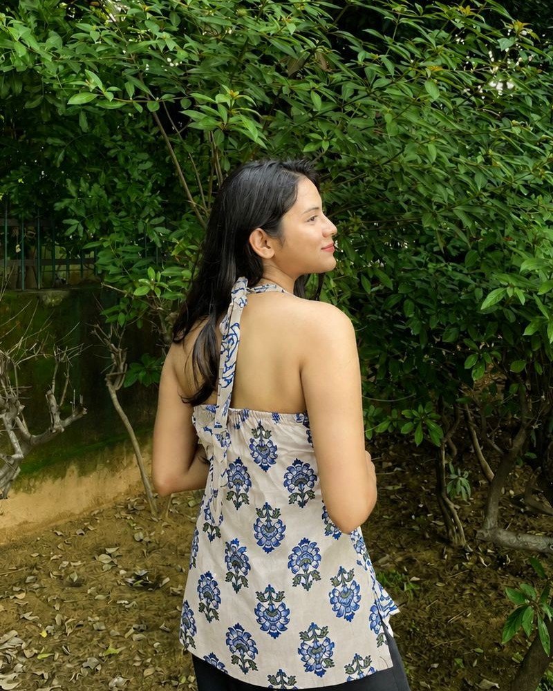BLUE FLOWER BOOTA BACKLESS SHORT KURTI 
