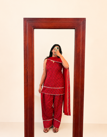 RED FARSI SET