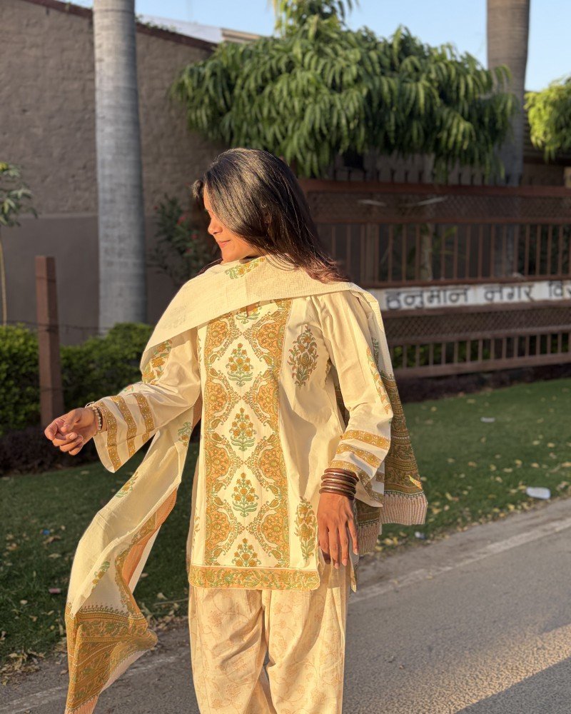 YELLOW WHITE FARSI SET 