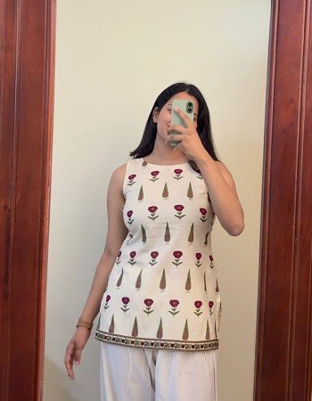 OFF WHITE FLOWER SHORT STRAIGHT KURTI
