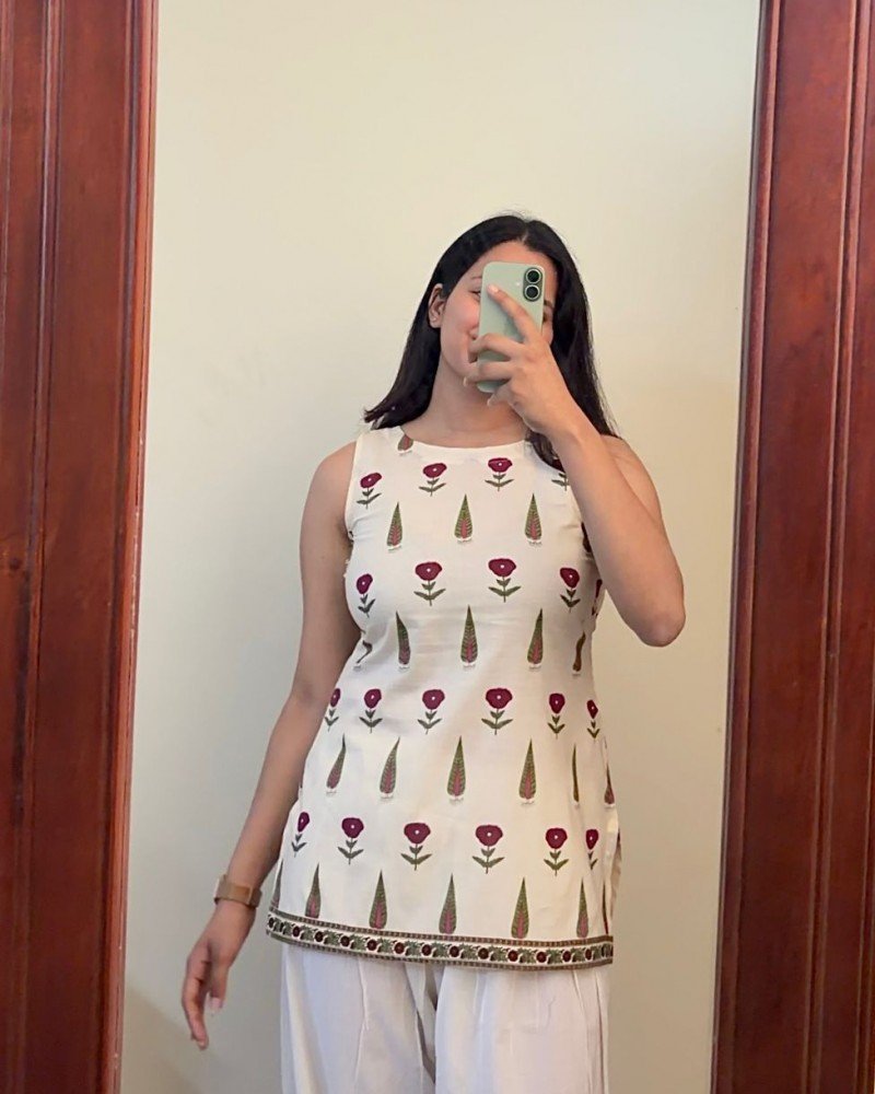 OFF WHITE FLOWER SHORT STRAIGHT KURTI