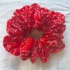 RED BANDHEJ SCRUNCHY