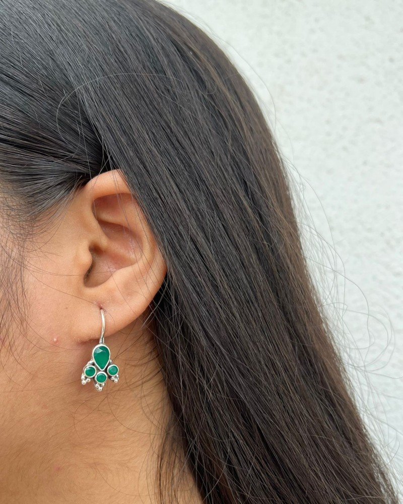 SILVER 925 HALLMARKED GREEN STONE HOOK EARRINGS