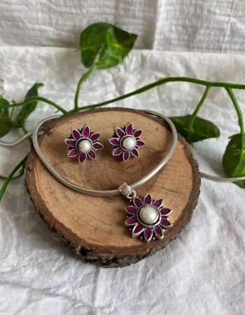CHANDI RUBY FLOWER SET