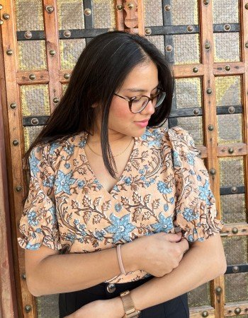 BLUE FLORAL MOTIF LILY TOP