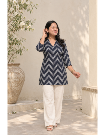BLACK ZIGZAG SHORT STRAIGHT KURTI
