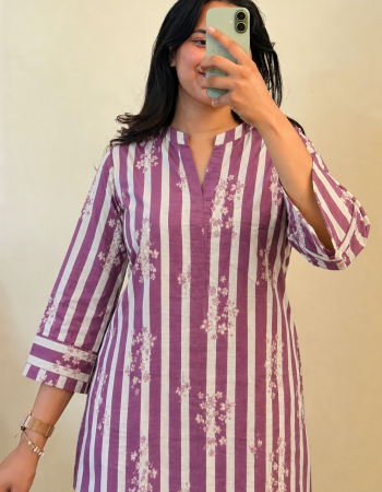 PURPLE LINING FLOWER BOOTA SHORT STRAIGHT KURTI