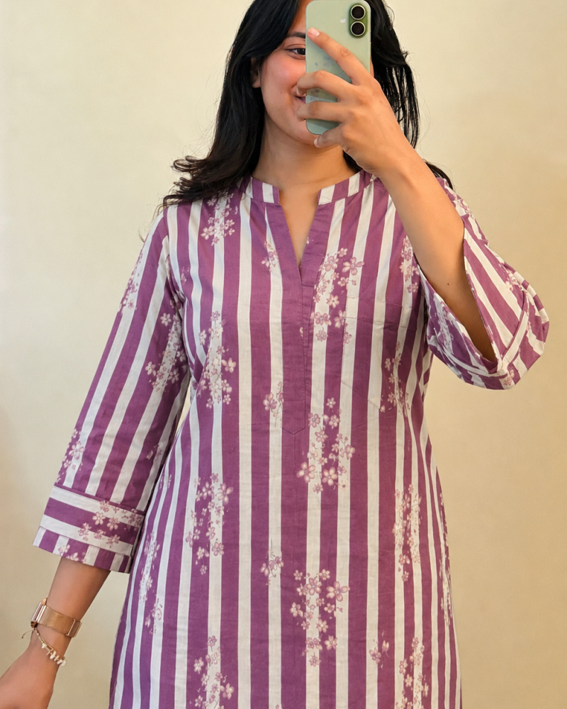 PURPLE LINING FLOWER BOOTA SHORT STRAIGHT KURTI