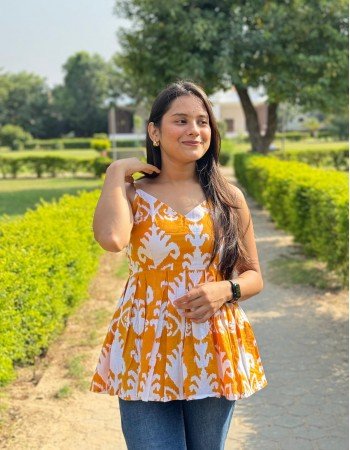 YELLOW ORCHID PLEATED MELLOW TOP 