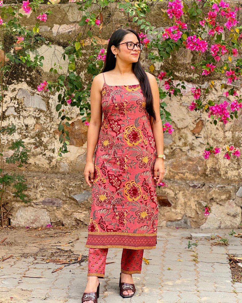 OFF WHITE FLOWER BOOTA SUIT SET