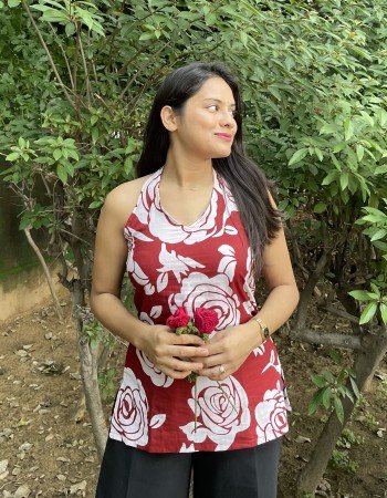 OFF WHITE FLOWER BOOTA BACKLESS SHORT KURTI 