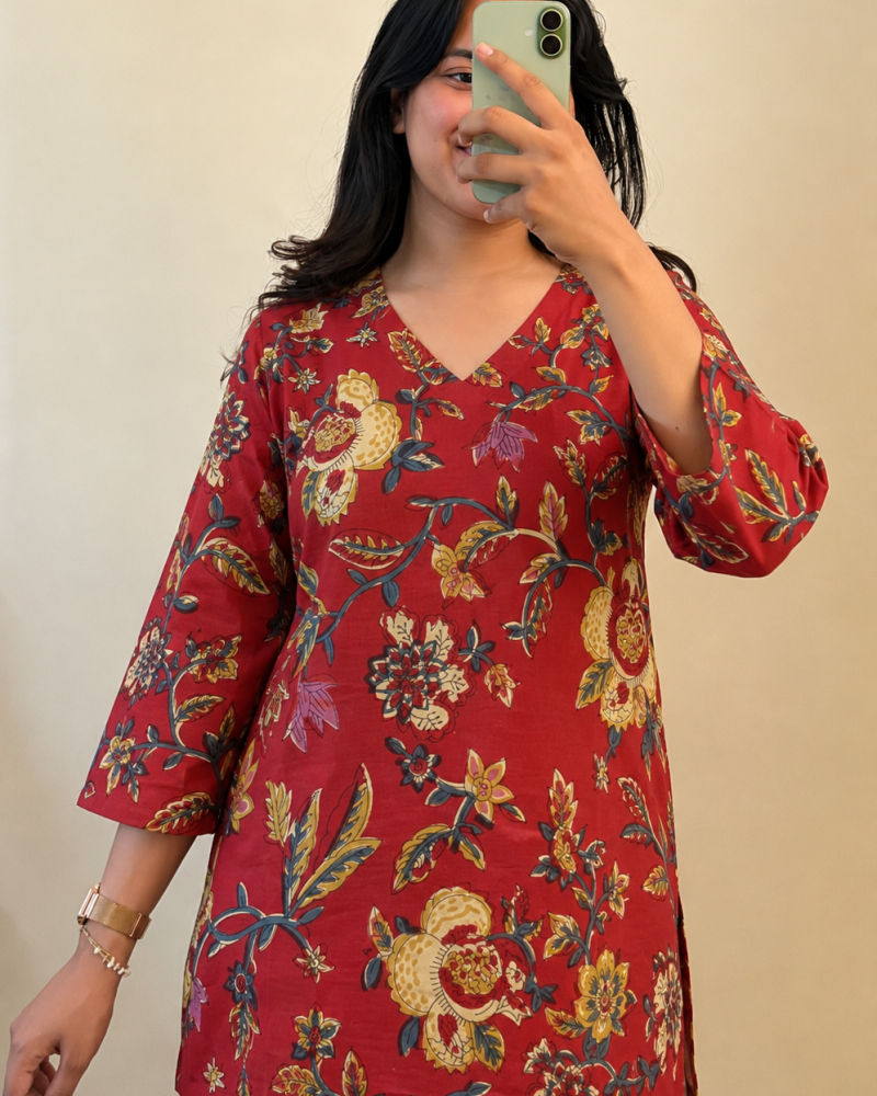 RED FLORALS SHORT STRAIGHT KURTI