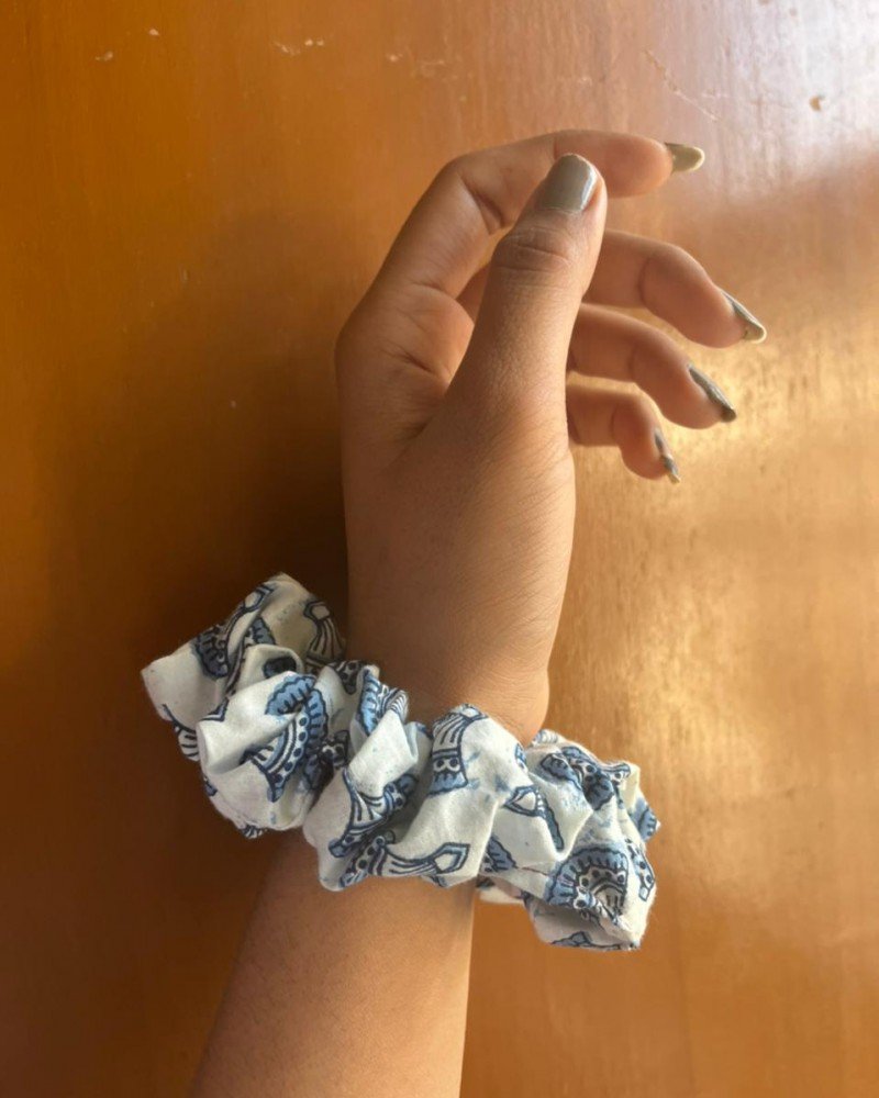 BLUE SHELL SCRUNCHY