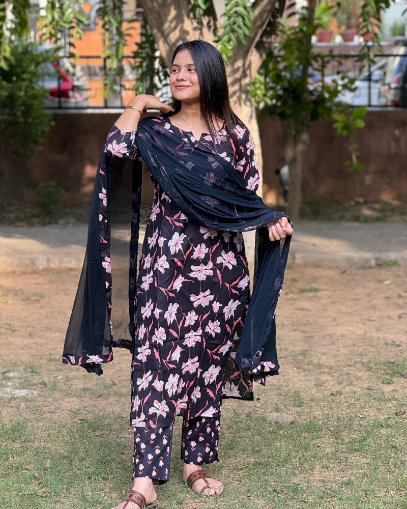 BLACK FLORALS SUIT SET 