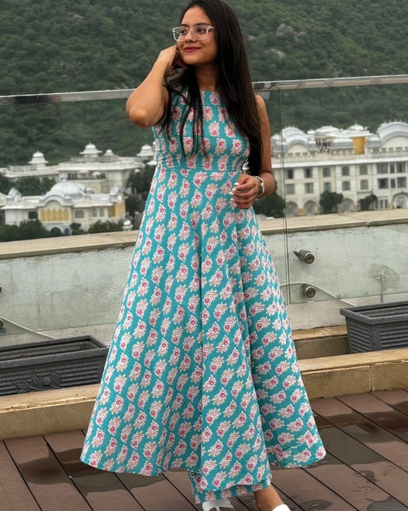 BLUE FLORALS CRISS CROSS BACK GHER KURTA SET