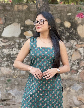 GREEN LITTLE FLORAL MOTIF LONG STRAIGHT KURTI