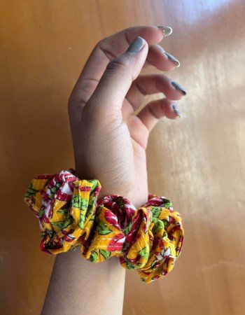 YELLOW FLORAL KANTHA SCRUNCHY