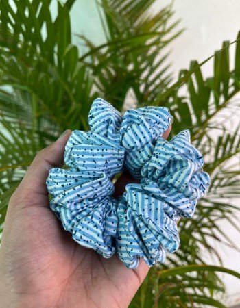 BLUE LINING SCRUNCHY