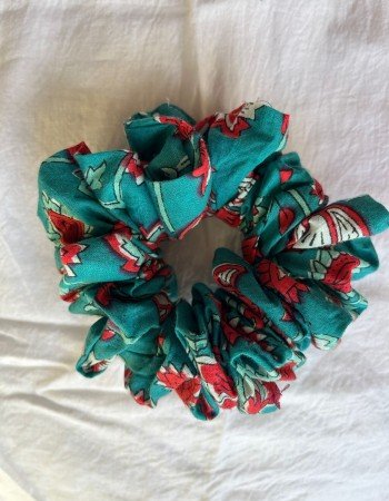 TURQOUISE FLORAL SCRUNCHY