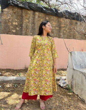 BLACK FLORAL A LINE KURTI