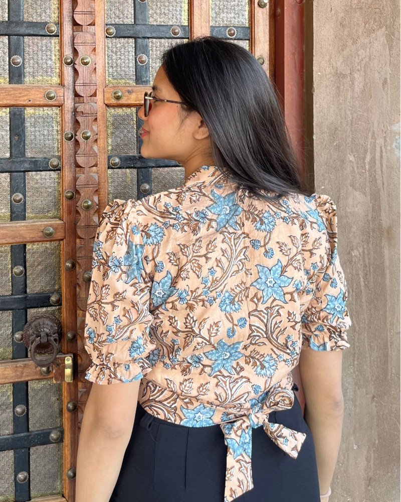 BLUE FLORAL MOTIF LILY TOP