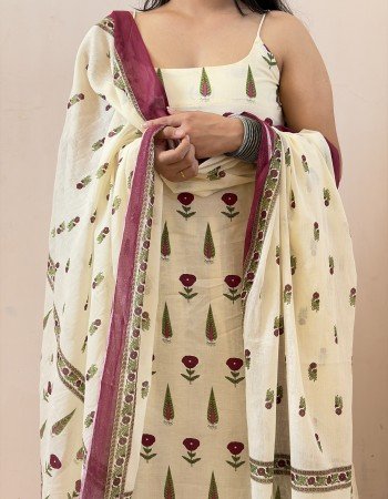 OFF WHITE FLOWER BOOTA A LINE KURTI