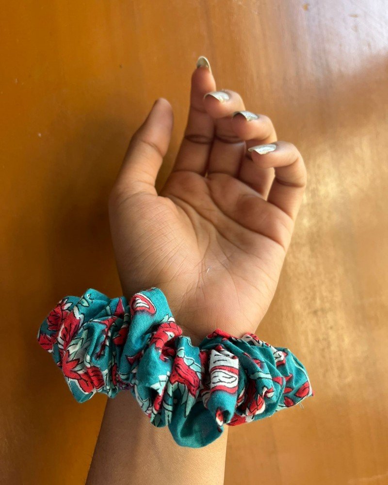 TURQOUISE FLORAL SCRUNCHY