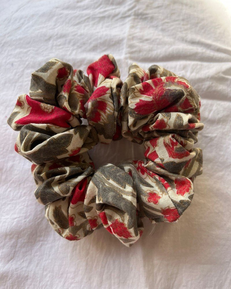 GREEN FLORAL GOLDEN FOIL SCRUNCHY