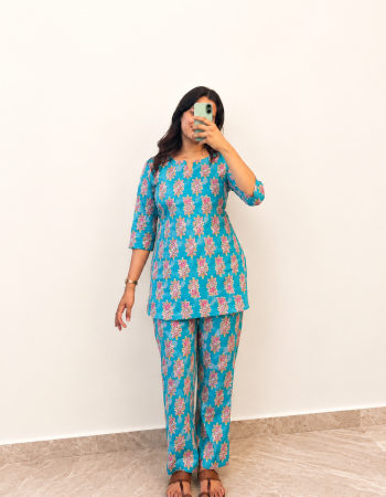 BLUE FLORAL MOTIF NIGHT SET
