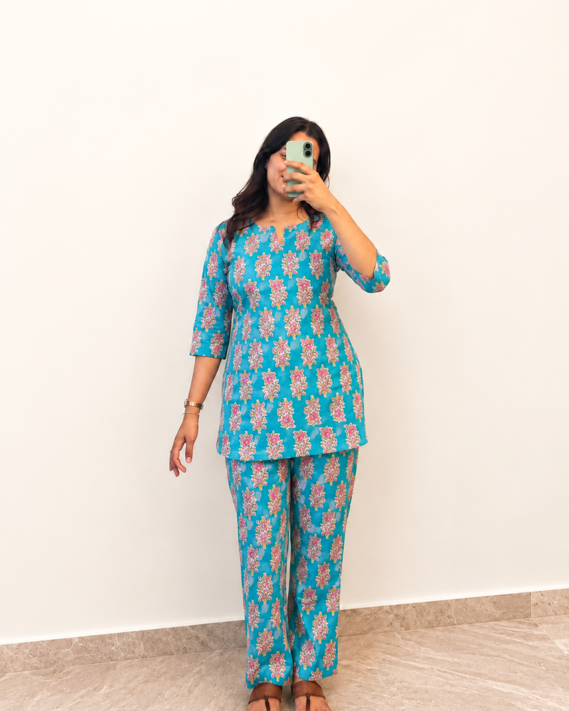 BLUE FLORAL MOTIF NIGHT SET