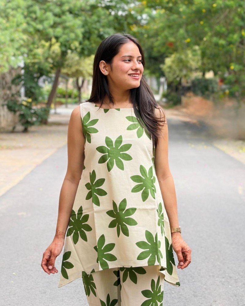 GREEN FLOWER HANDBLOCK CO-ORD SET