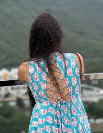 BLUE FLORALS CRISS CROSS BACK GHER KURTA SET