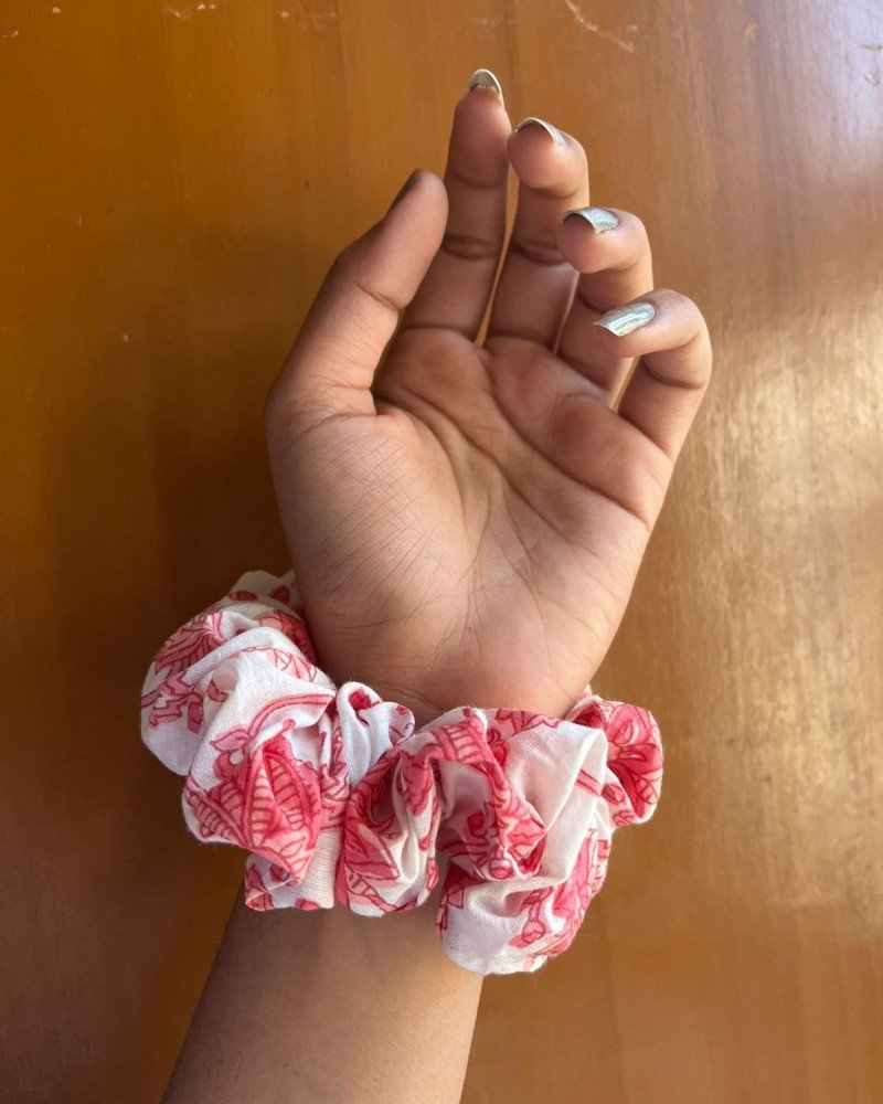 WHITE PINK FLORAL  SCRUNCHY