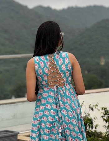 BLUE FLORALS CRISS CROSS BACK GHER KURTA SET