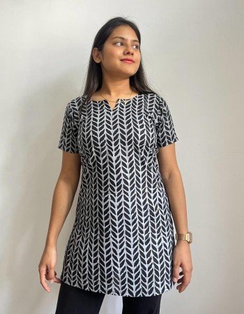 BLACK LITTLE LEAF SHORT STRAIGHT KURTI