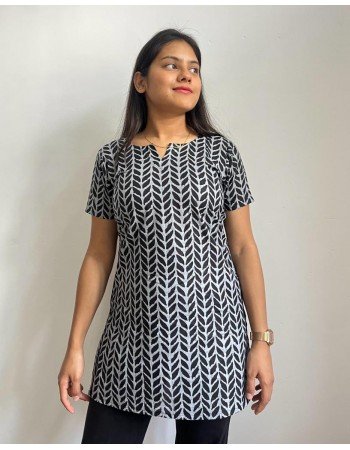 BLACK LITTLE LEAF SHORT STRAIGHT KURTI
