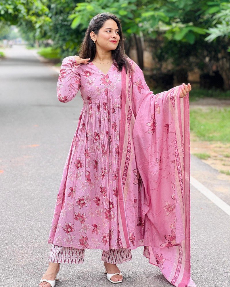 PINK FLOWERS MOTIF GOLDEN FOIL SABAH SET